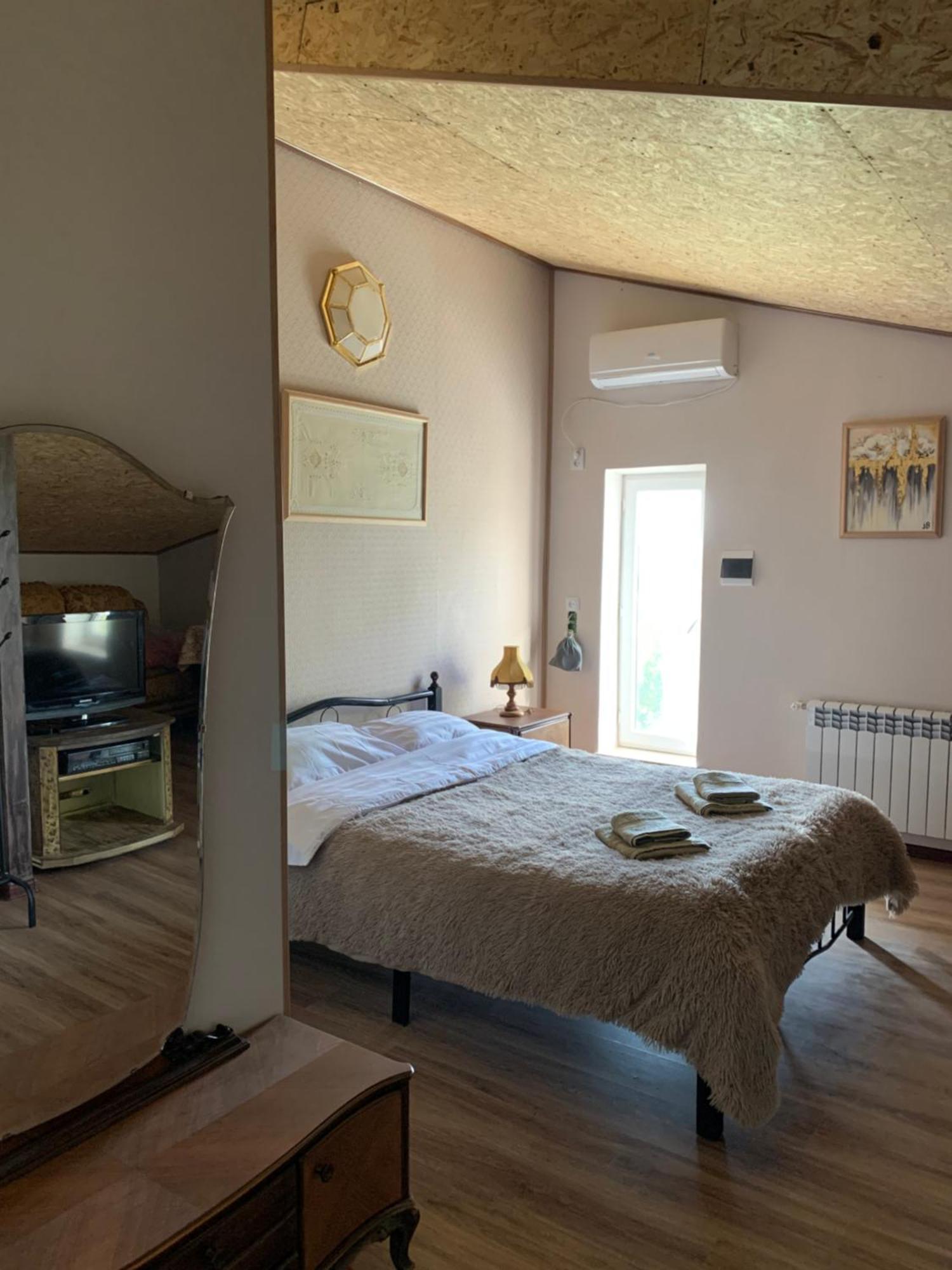 Гостьовий будинок Guests House Qotukner Karbi Екстер'єр фото