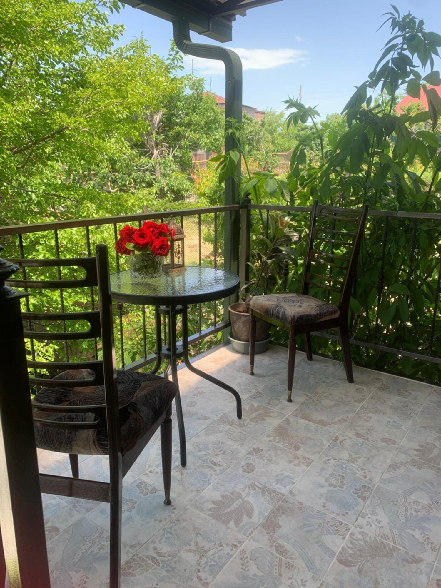 Гостьовий будинок Guests House Qotukner Karbi Екстер'єр фото