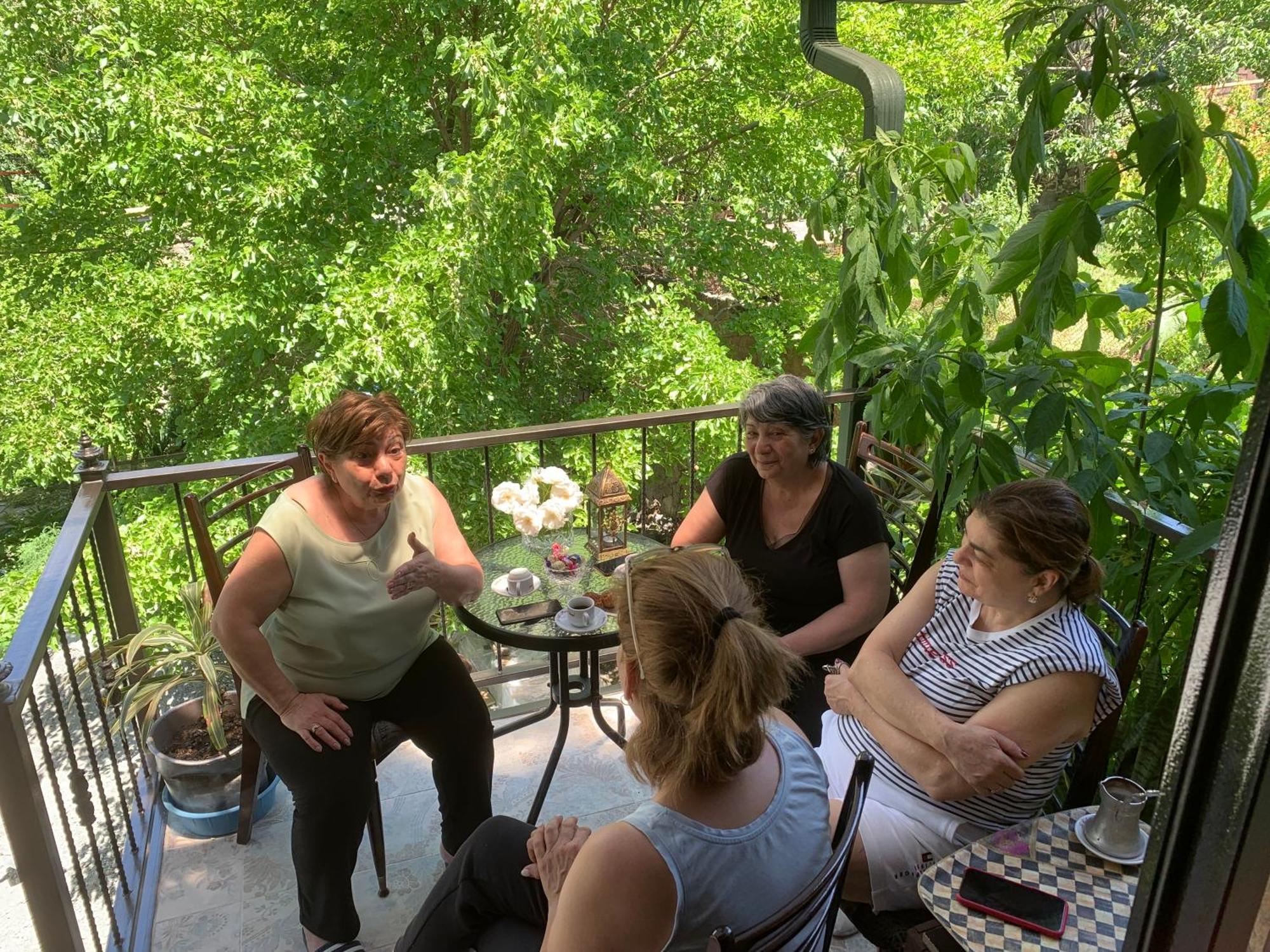 Гостьовий будинок Guests House Qotukner Karbi Екстер'єр фото